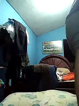 hugosafado333 online show from 02/13/25, 03:18