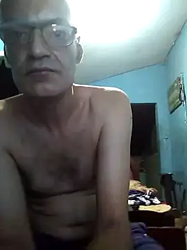 hugosafado333 online show from 02/23/25, 05:01