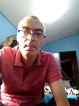 hugosafado333 online show from 03/02/25, 04:32