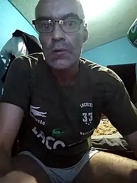 hugosafado333 online show from 03/07/25, 04:02