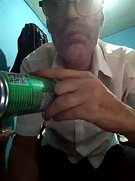 hugosafado333 online show from 03/08/25, 02:34