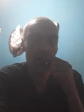 hugosafado333 online show from 10/16/25, 05:30