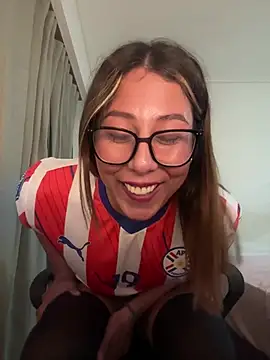 Snapshot of Yerucita chatting on 05/18/26, 04:07 Yerucita online show from 05/18/26, 04:07