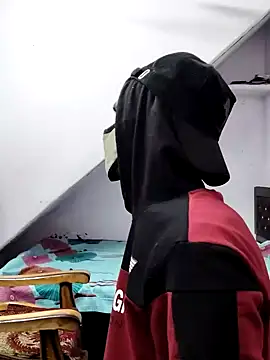 Snapshot of Habibi_big_b chatting on 12/26/24, 03:38 Habibi big b online show from 12/26/24, 03:38