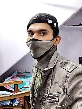 Snapshot of Habibi_big_b chatting on 12/29/24, 05:01 Habibi big b online show from 12/29/24, 05:01