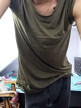 Snapshot of Habibi_big_b chatting on 01/13/25, 04:30 Habibi big b online show from 01/13/25, 04:30