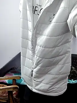 Snapshot of Habibi_big_b chatting on 01/19/25, 05:39 Habibi big b online show from 01/19/25, 05:39