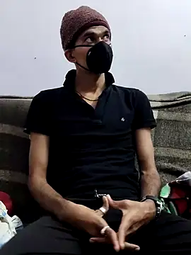 Snapshot of Habibi_big_b chatting on 01/30/25, 05:28 Habibi big b online show from 01/30/25, 05:28