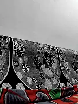 Snapshot of Habibi_big_b chatting on 02/08/25, 06:01 Habibi big b online show from 02/08/25, 06:01