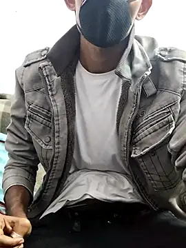 Snapshot of Habibi_big_b chatting on 02/08/25, 04:57 Habibi big b online show from 02/08/25, 04:57