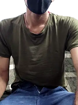 Snapshot of Habibi_big_b chatting on 02/13/25, 06:27 Habibi big b online show from 02/13/25, 06:27