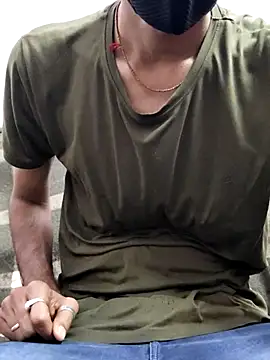 Snapshot of Habibi_big_b chatting on 02/14/25, 08:10 Habibi big b online show from 02/14/25, 08:10