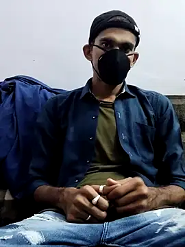 Snapshot of Habibi_big_b chatting on 02/21/25, 11:33 Habibi big b online show from 02/21/25, 11:33