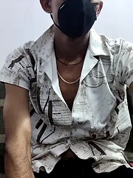 Snapshot of Habibi_big_b chatting on 03/04/25, 10:13 Habibi big b online show from 03/04/25, 10:13