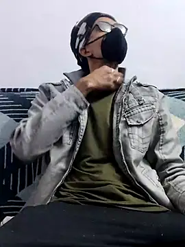 Snapshot of Habibi_big_b chatting on 03/09/25, 07:59 Habibi big b online show from 03/09/25, 07:59