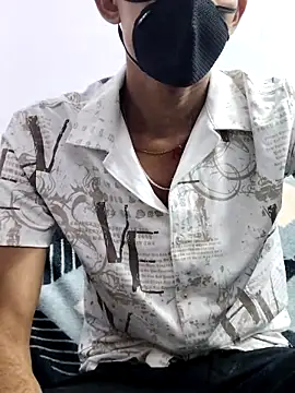 Snapshot of Habibi_big_b chatting on 03/10/25, 04:35 Habibi big b online show from 03/10/25, 04:35