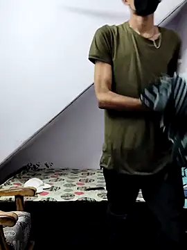 Snapshot of Habibi_big_b chatting on 03/12/25, 10:07 Habibi big b online show from 03/12/25, 10:07