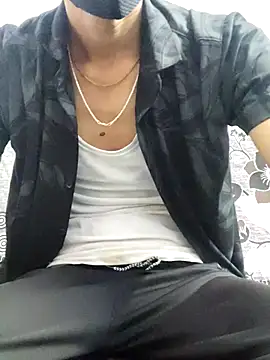 Snapshot of Habibi_big_b chatting on 03/16/25, 05:07 Habibi big b online show from 03/16/25, 05:07