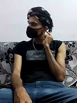 Snapshot of Habibi_big_b chatting on 03/17/25, 07:04 Habibi big b online show from 03/17/25, 07:04