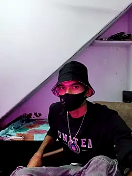 Snapshot of Habibi_big_b chatting on 09/28/25, 06:02 Habibi big b online show from 09/28/25, 06:02