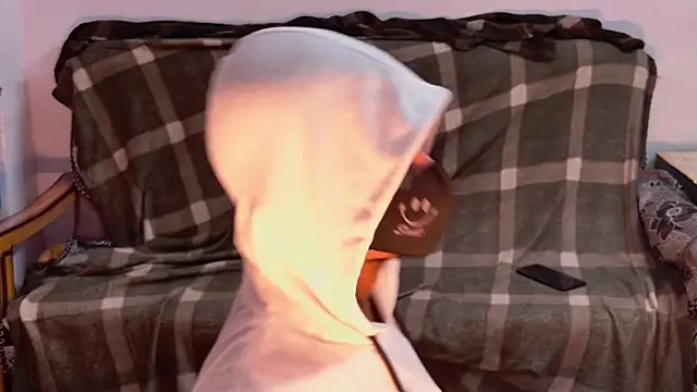 Snapshot of Habibi_big_b chatting on 10/18/25, 05:25 Habibi big b online show from 10/18/25, 05:25