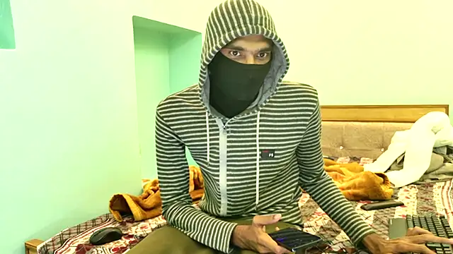 Snapshot of Habibi_big_b chatting on 02/12/26, 05:19 Habibi big b online show from 02/12/26, 05:19