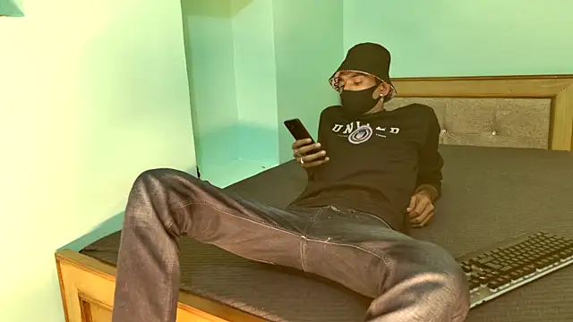 Snapshot of Habibi_big_b chatting on 02/27/26, 10:48 Habibi big b online show from 02/27/26, 10:48