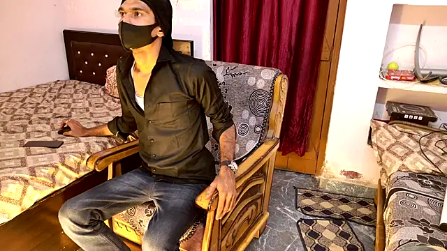 Snapshot of Habibi_big_b chatting on 04/12/26, 05:40 Habibi big b online show from 04/12/26, 05:40