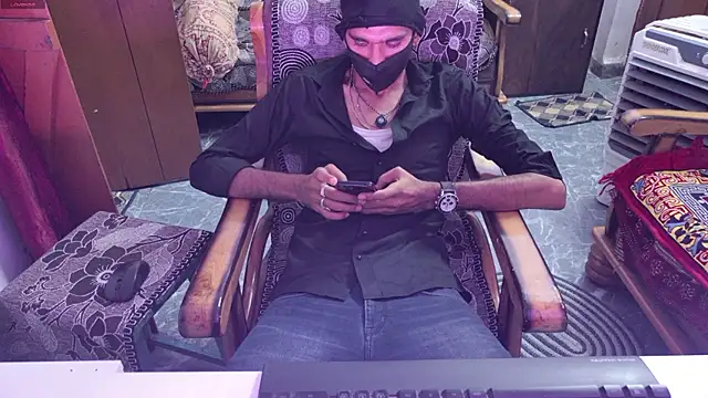 Snapshot of Habibi_big_b chatting on 06/23/26, 06:50 Habibi big b online show from 06/23/26, 06:50