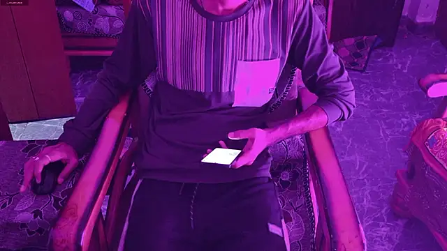 Snapshot of Habibi_big_b chatting on 07/22/26, 05:27 Habibi big b online show from 07/22/26, 05:27
