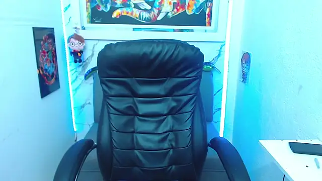 targuerian22 online show from 11/08/25, 08:03