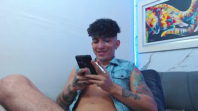 Snapshot of targuerian22 chatting on 01/14/26, 01:55 targuerian22 online show from 01/14/26, 01:55