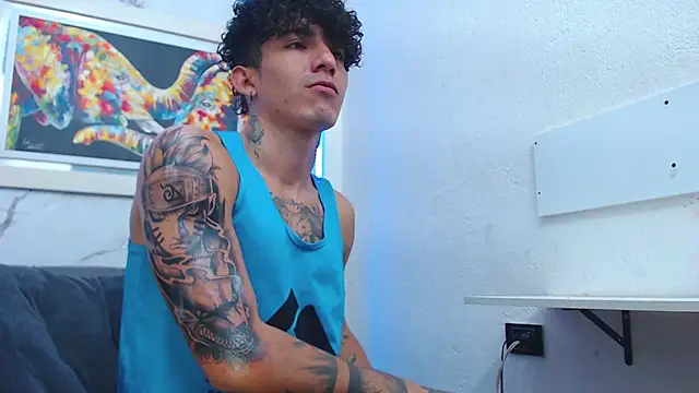 Snapshot of targuerian22 chatting on 03/26/26, 01:22 targuerian22 online show from 03/26/26, 01:22