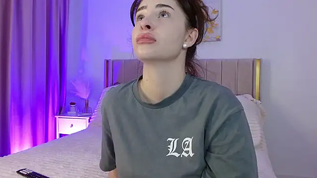 Snapshot of GraceCarther chatting on 11/26/25, 06:31 GraceCarther online show from 11/26/25, 06:31