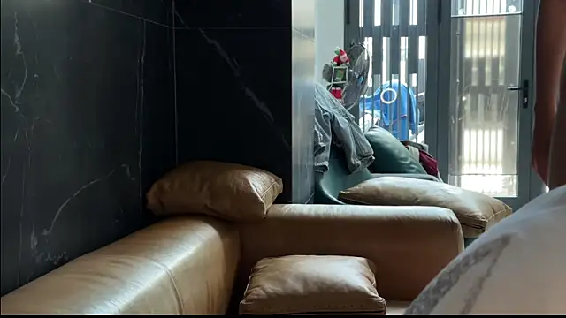 Snapshot of Flying-Dutchmana chatting on 04/13/26, 04:51 Flying-Dutchmana online show from 04/13/26, 04:51