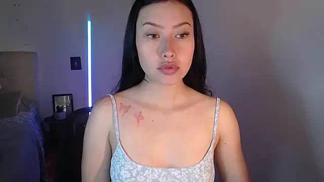 Emilyswan04 online show from 01/18/25, 03:59