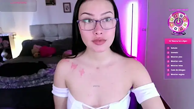 Emilyswan04 online show from 10/08/25, 09:56