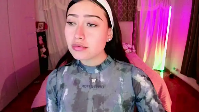 Emilyswan04 online show from 01/17/26, 02:49