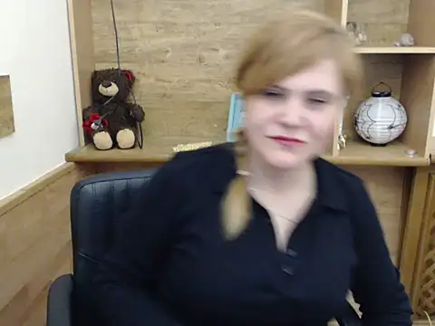 Snapshot of DaniellaKiss chatting on 03/27/26, 07:24 DaniellaKiss online show from 03/27/26, 07:24