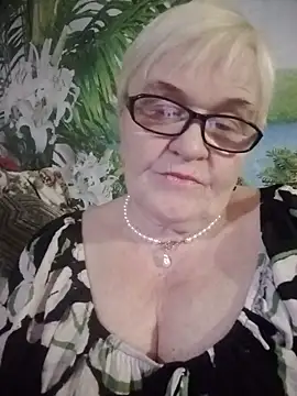 VioletSweet566 online show from 02/15/25, 09:26