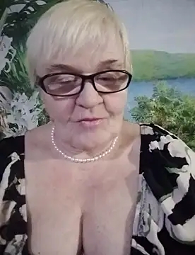 VioletSweet566 online show from 02/22/25, 09:37