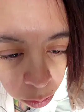 Snapshot of Karamell-Mieze chatting on 10/30/25, 08:38 Karamell-Mieze online show from 10/30/25, 08:38