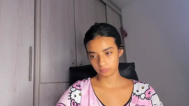 Laura fernandezII online show from 11/26/25, 05:25