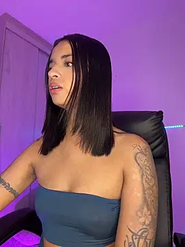 Laura fernandezII online show from 04/14/26, 01:22