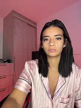 Snapshot of Laura_fernandezII chatting on 04/18/26, 12:42 Laura fernandezII online show from 04/18/26, 12:42