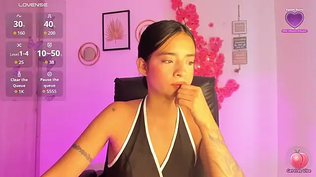 Snapshot of Laura_fernandezII chatting on 05/05/26, 02:14 Laura fernandezII online show from 05/05/26, 02:14