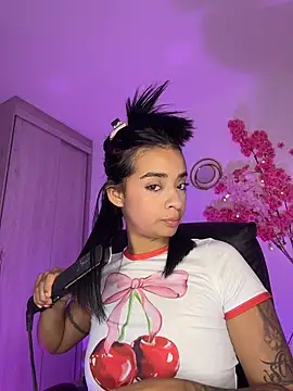 Snapshot of Laura_fernandezII chatting on 05/16/26, 02:52 Laura fernandezII online show from 05/16/26, 02:52