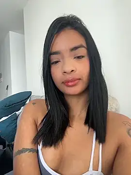 Snapshot of Laura_fernandezII chatting on 06/02/26, 02:52 Laura fernandezII online show from 06/02/26, 02:52