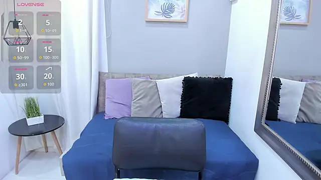 LenaRuiz  online show from 11/16/25, 12:00