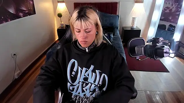  sharlotte777 online show from 01/18/25, 02:33